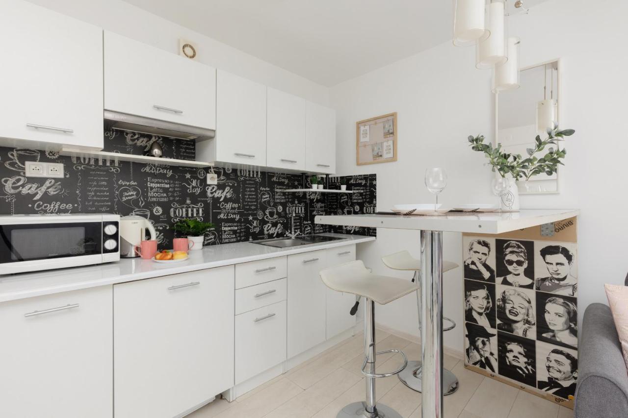 Affordable Underground Studio Near Pge Narodowy By Noclegi Renters Варшава Экстерьер фото